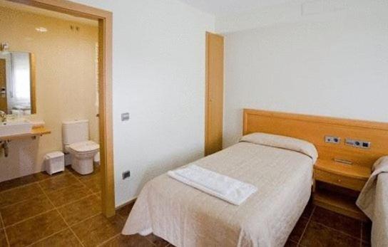 Amolls Restaurant I Habitacions Olot Cameră foto